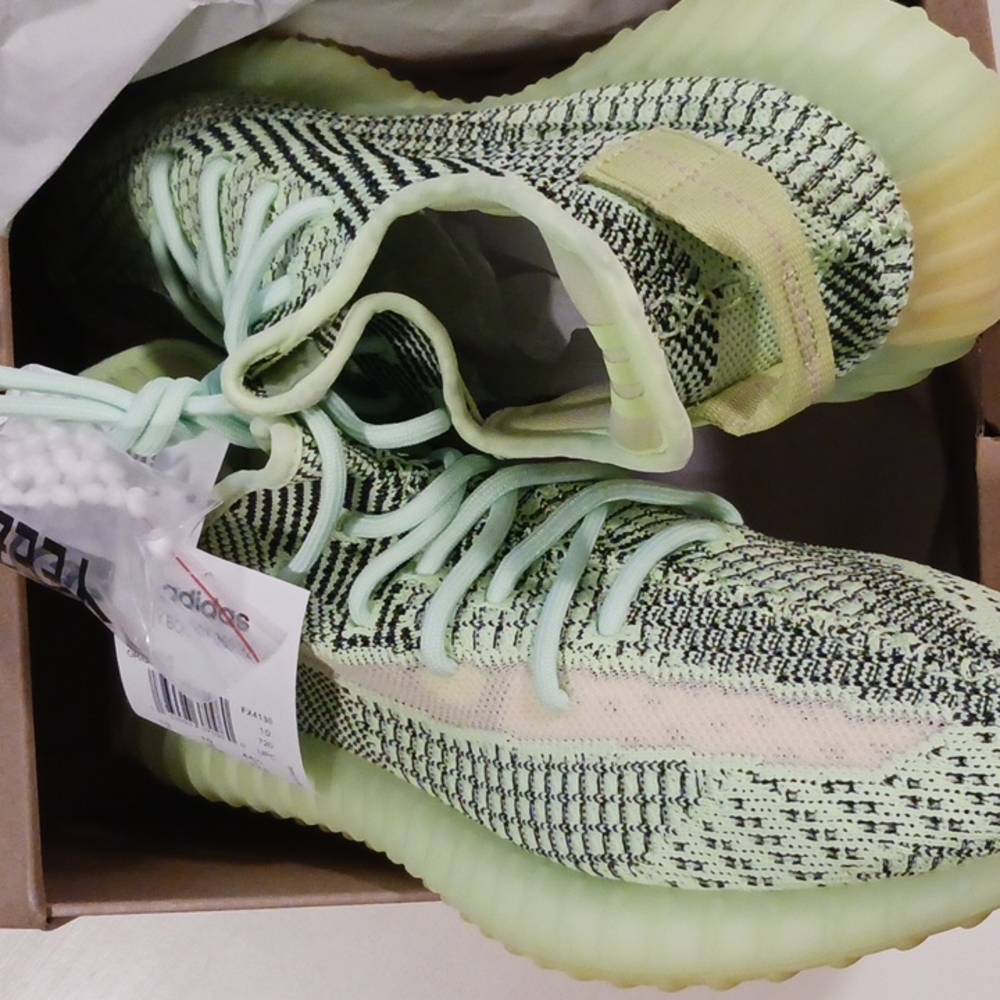 YEEZY BOOST 350 GRNBLK